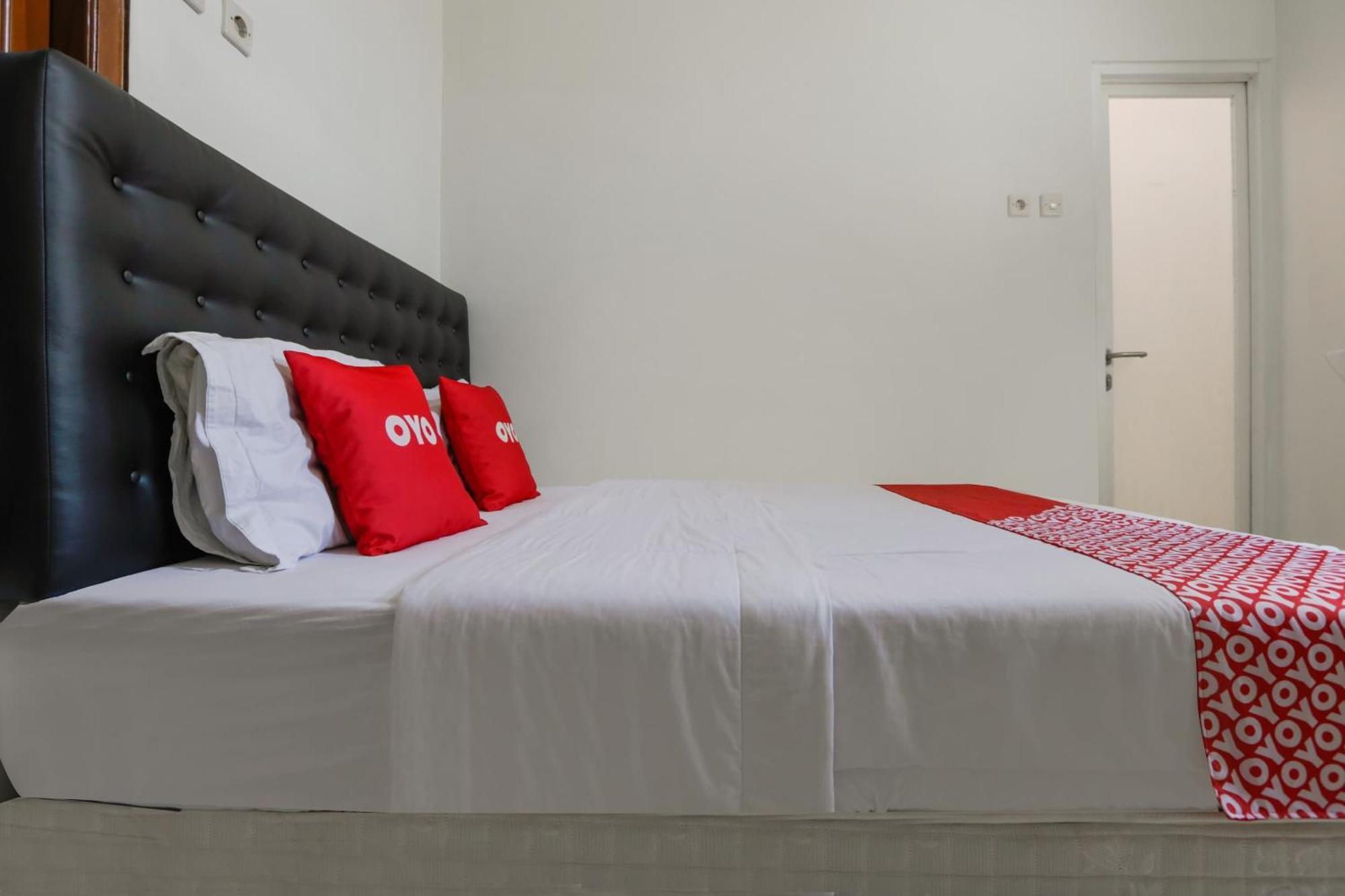 Super Oyo 3838 Tamansari Guest House Surakarta  Exterior photo